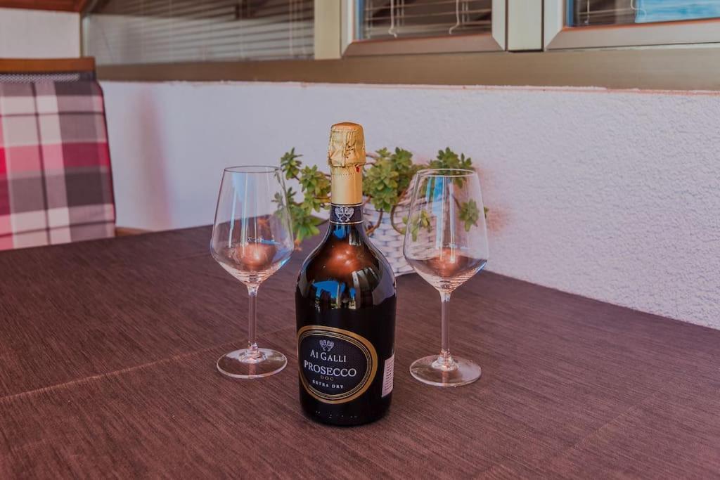 Apartment Roko - Up To 4 People With Free Parking Zadar Exteriör bild
