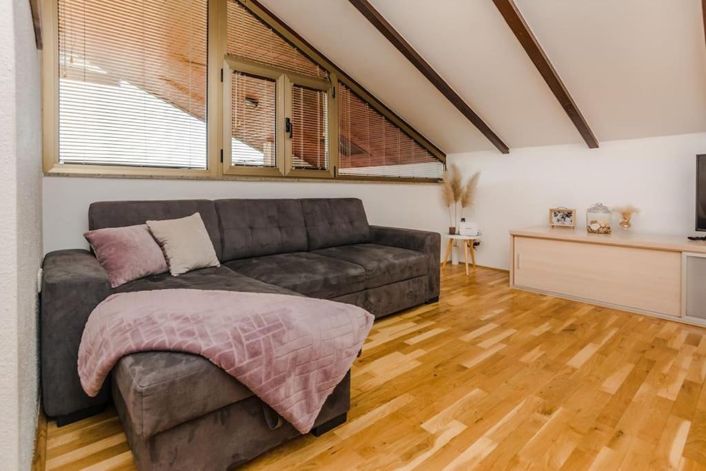 Apartment Roko - Up To 4 People With Free Parking Zadar Exteriör bild