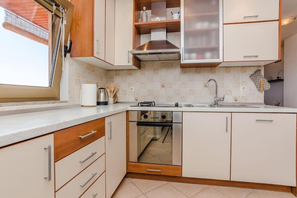 Apartment Roko - Up To 4 People With Free Parking Zadar Exteriör bild